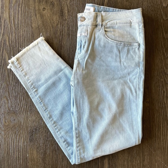 Closed Denim - CLOSED Size 28 Light Blue Raw Hem High Rise Baker Jeans!
